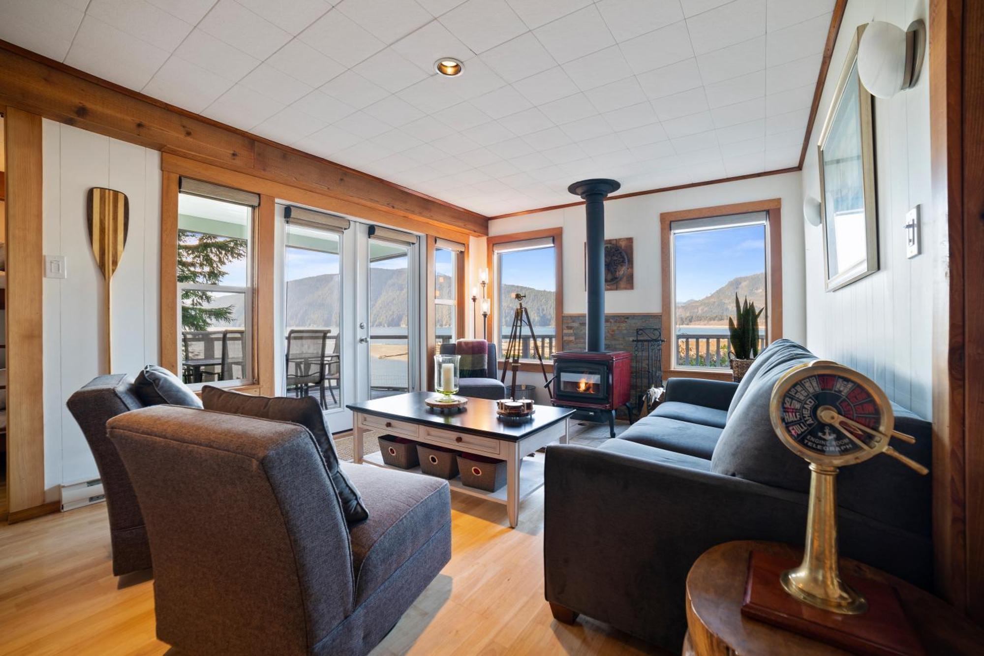 Handsome Dan'S Vacation Cottage Rentals Port Renfrew Esterno foto
