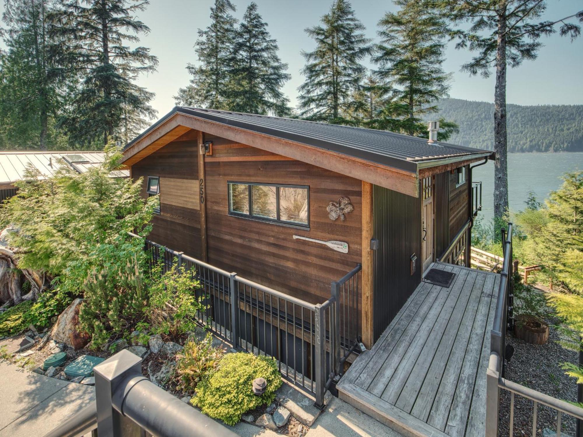 Handsome Dan'S Vacation Cottage Rentals Port Renfrew Esterno foto