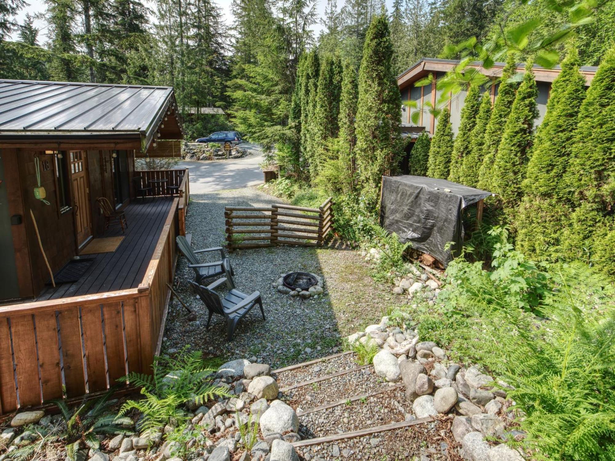 Handsome Dan'S Vacation Cottage Rentals Port Renfrew Esterno foto